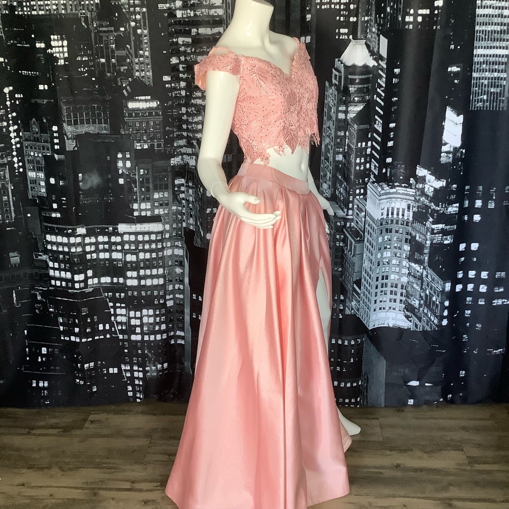 Dave & Johnny Shimmering Pink Formal 2PC Skirt Set with Pockets - Picture 9 of 13